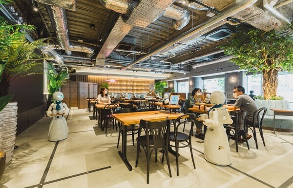 출처: DAWN Avatar Robot Café 홈페이지