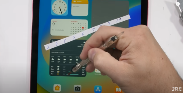 JerryRigEverything 영상 화면 캡처