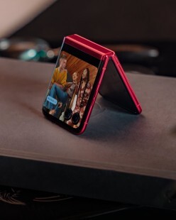 Motorola Razr+/Razr 40 Ultra 렌더링 이미지