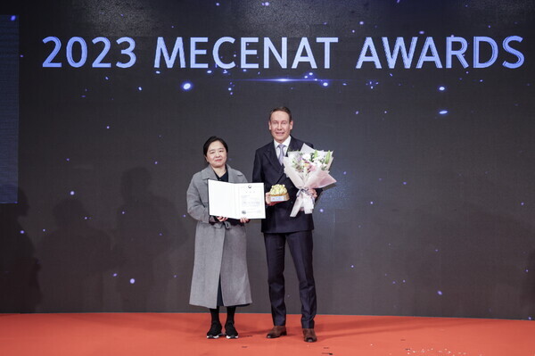 ‘2023 메세나인상’을 수상하는 한성자동차 울프 아우스프룽 대표 사진=한성자동차