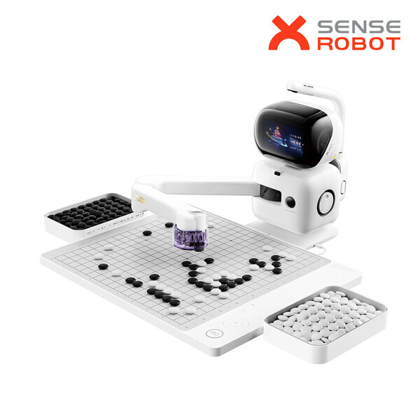 씨넥스존이 AI 바둑 로봇인 센스로봇 고(SenseRobot Go)의 국내 판매를 시작했다. 사진=(주)씨넥스존