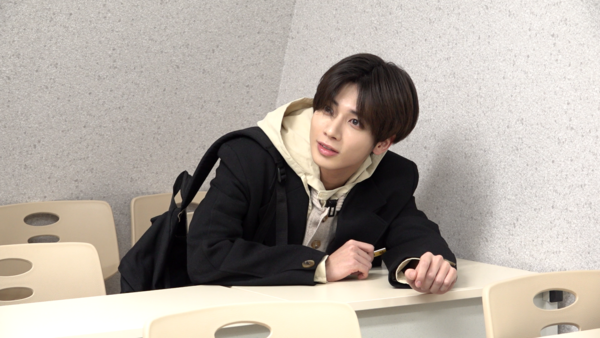 태현, SK브로드밴드 웹 예능 '학원전생'으로 첫 단독 웹예능 도전! '전생했더니 아이돌에서 학생이 된 태현의 모습은!' 유튜브 채널 '웃.최.매'에서 티저 최초 공개한다. 사진=SK브로드밴드