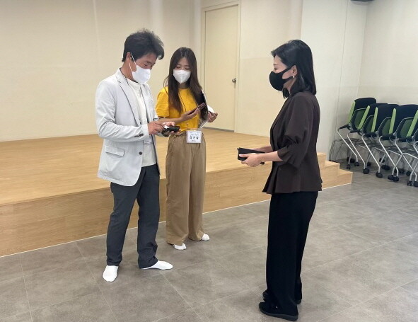 지난해 중대재해예방을 위해 컨설팅을 실시하고 있는 현장 모습. 사진=영등포구