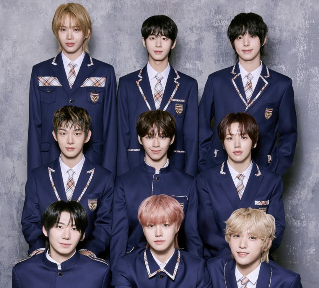 스쿨룩스, 글로벌 보이그룹 ‘아홉’ ...
