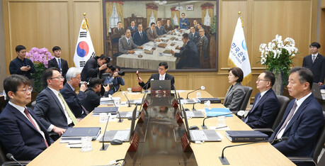 금통위, 금리 동결 배경…"부동산 과열 우려"